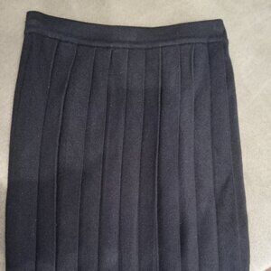 Little girl navy knit pleated skirt